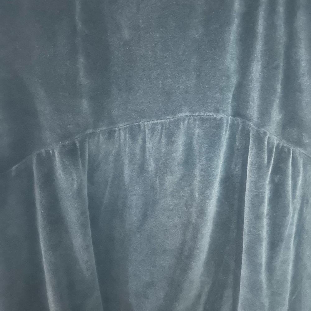Elegant Black Velvet Women's Top - Picture 4 of 6